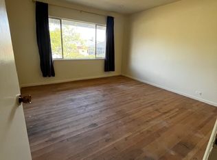 4214 Olympiad Dr, Los Angeles, CA 90043