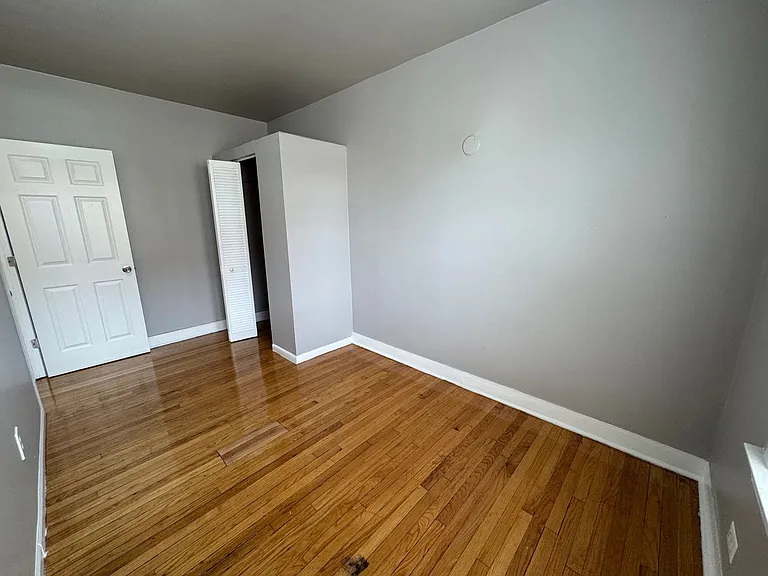 1617 W 78th St #2 — Photo 12