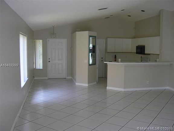 2nd image of 1576 Mira Vista Cir