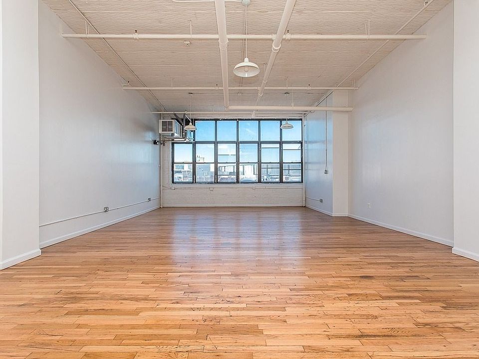 1st image of 255 McKibbin St #325