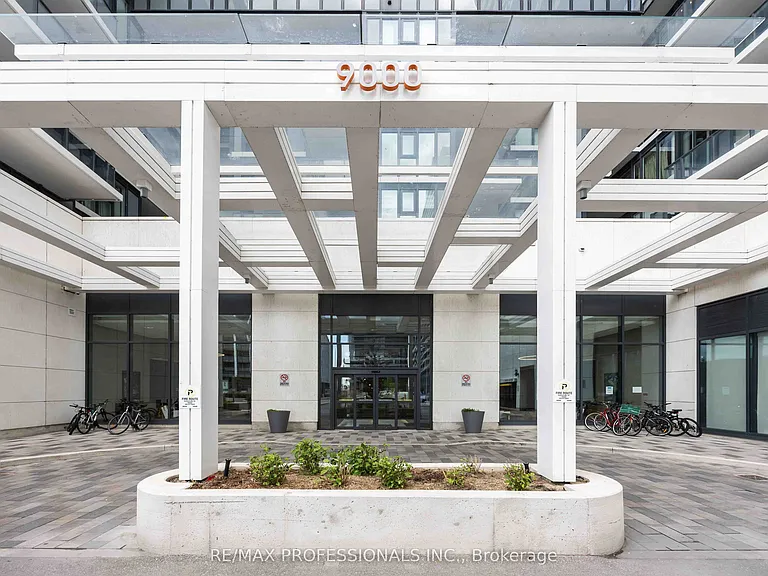 9000 Jane St #522 — Photo 2