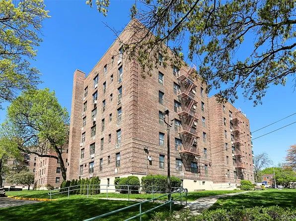 224-24 Union Turnpike #4H, Oakland Gardens, NY 11364