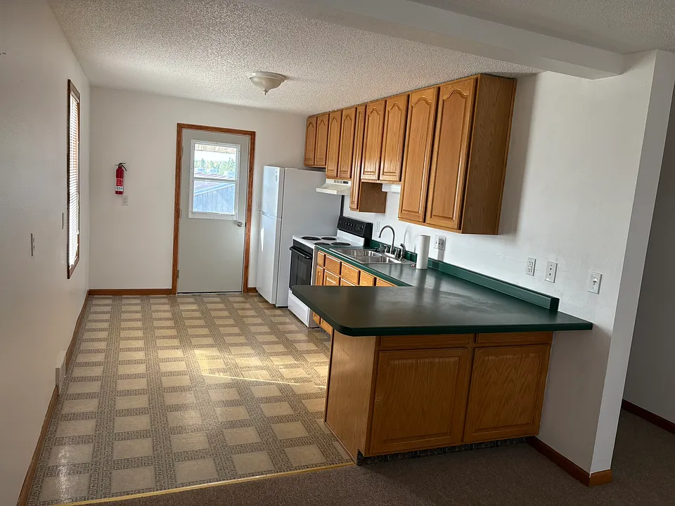 103 S Cedar St #4