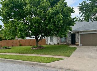 3943 W Kay Pointe Blvd, Springfield, MO 65802