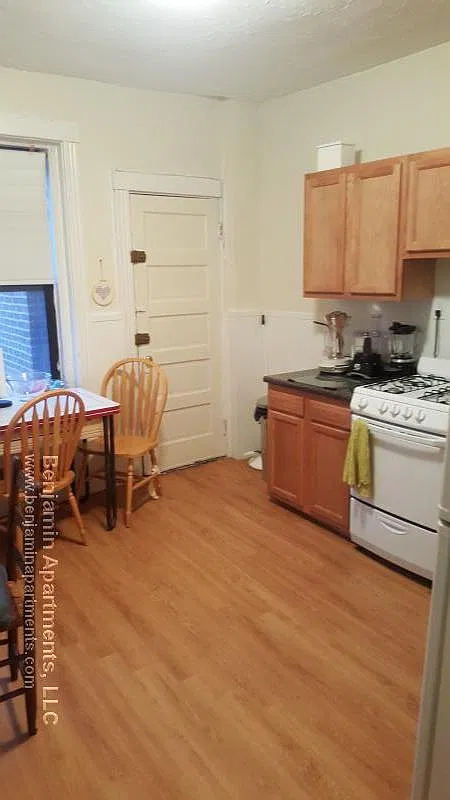 2 bed, 9999 sqft, $2,650 — Photo 3