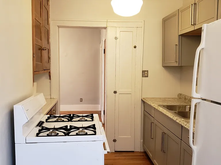 1615 W Canfield St #208 — Photo 13