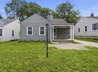 4640 N Woodruff AVENUE, Whitefish Bay, WI 53211