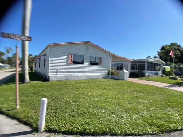 22 Fletcher Dr, North Fort Myers, FL 33903