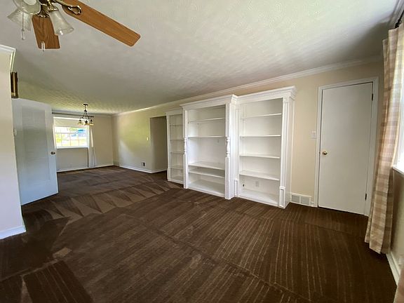 3rd image of 3303 Westwood Dr