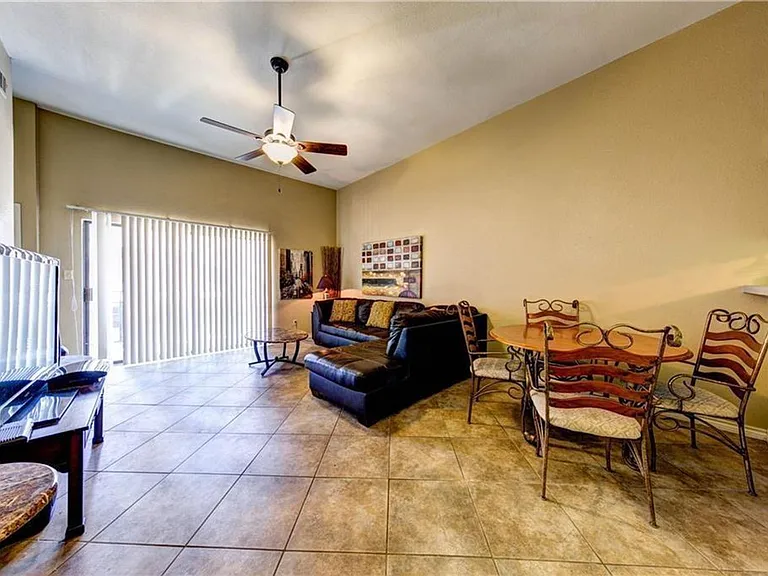 1908 San Antonio St #303-2 — Photo 4
