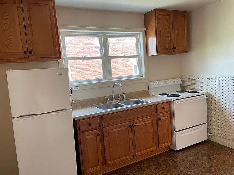 457 School St #2 — Photo 5