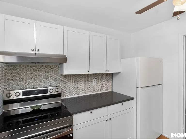 14714 Edgewater Dr — Photo 6