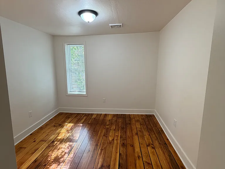 2107 Main St #3 — Photo 8