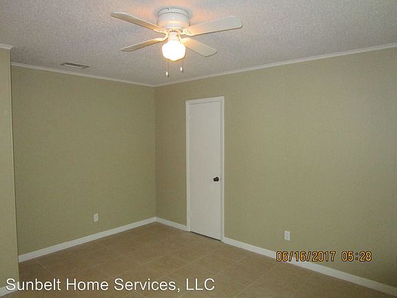 4th image of 9767 Montana Ct
