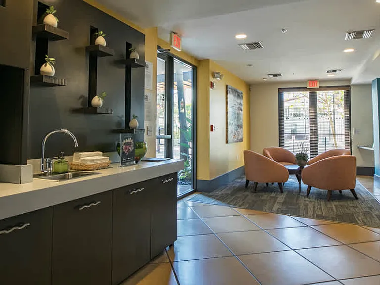Leasing Center
