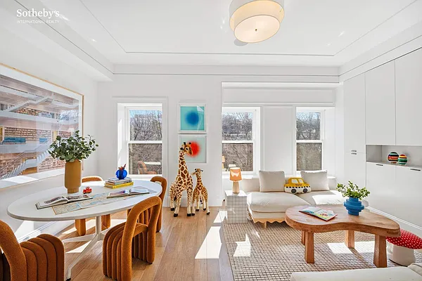 Sold by Sotheby's International Realty | media 27