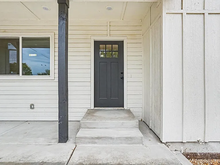 801 8th St — Photo 4