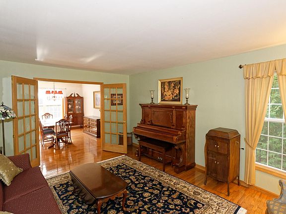 5th image of 8 Creek View Ct