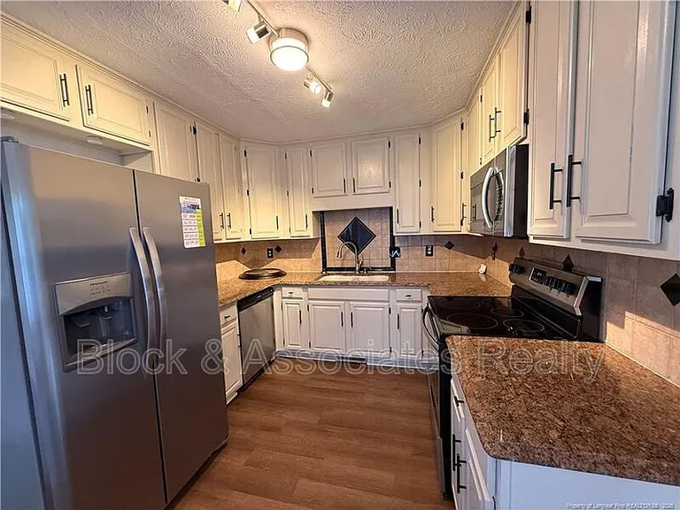 3460 McChoen Dr — Photo 5