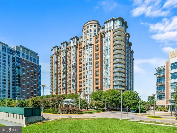 8220 Crestwood Heights Dr APT 511, Mc Lean, VA 22102