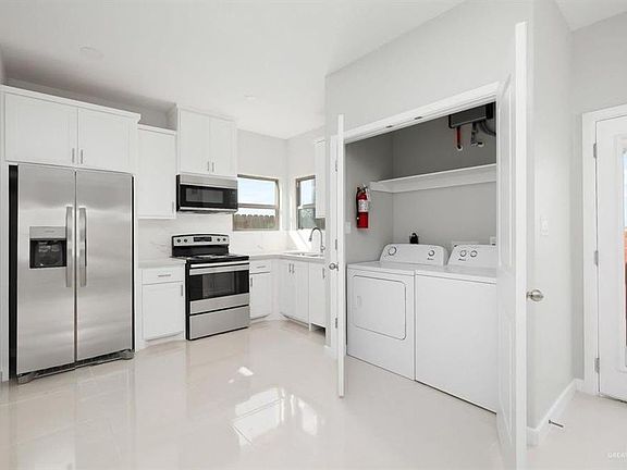 4th image of 201 W Saint Helena Ave APT 2
