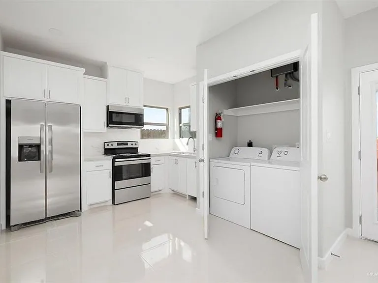 201 W Saint Helena Ave #2 — Photo 4