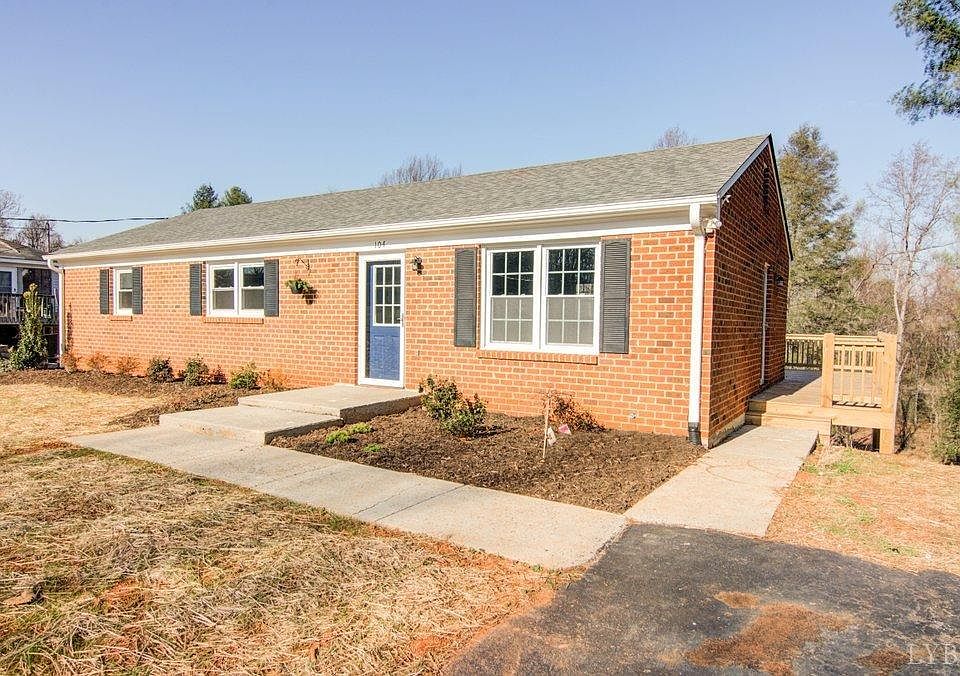 1st image of 104 Lookout Dr