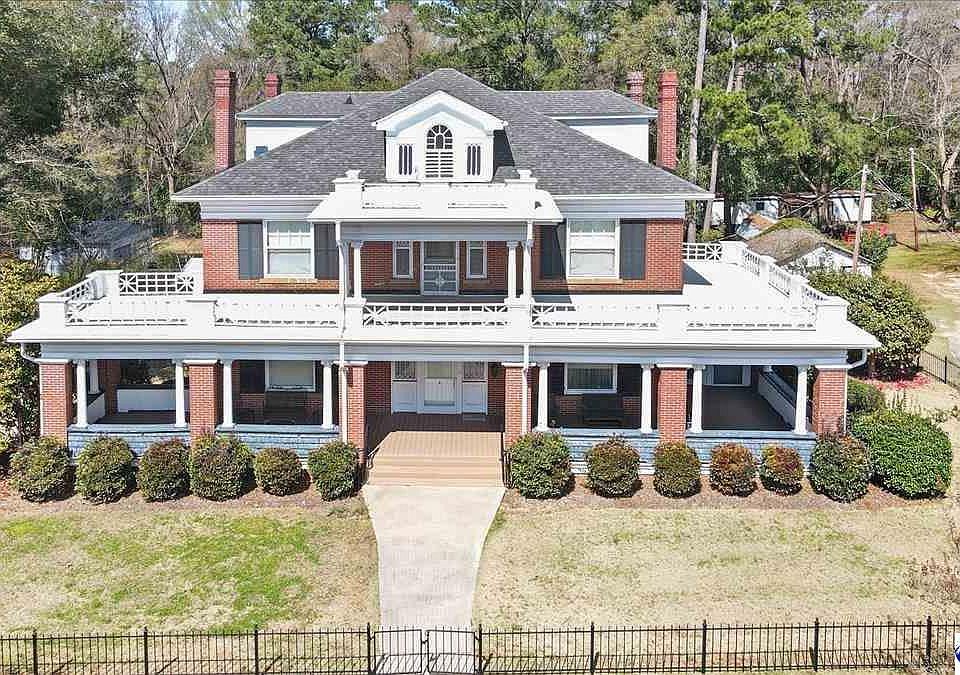 1st image of 306 W Main St