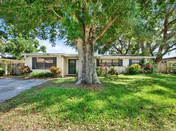 2215 Curtis Dr S, Clearwater, FL 33764