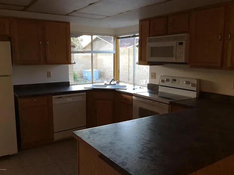 9422 N 49th Ave — Photo 5