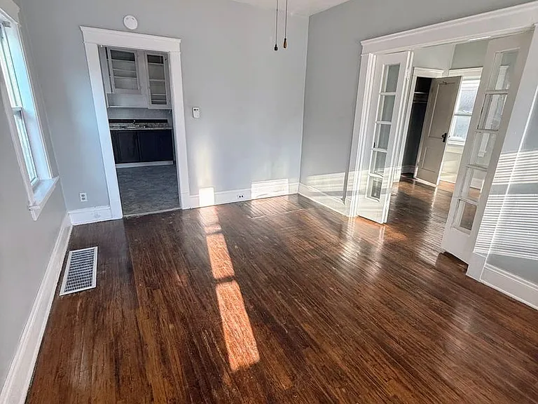 951 Royal Rd — Photo 34