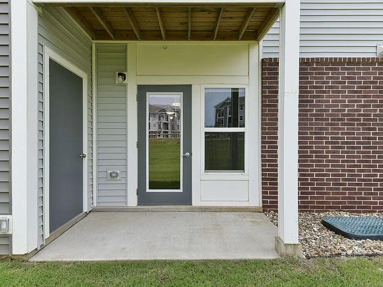 Chase Creek Apartment Homes — Photo 34