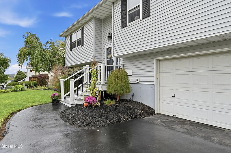 3rd image of 11 Colby Avenue
