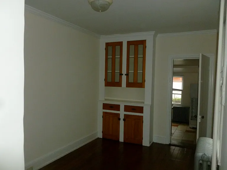 135 Dawson St — Photo 2