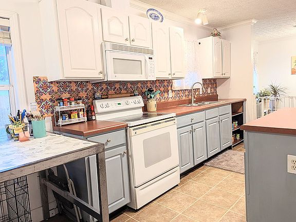 4th image of 6768 Deena Ln