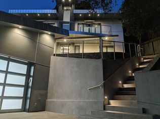 5883 Ascot Dr, Oakland, CA