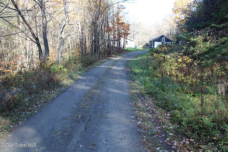 3rd image of 133 Hall Road