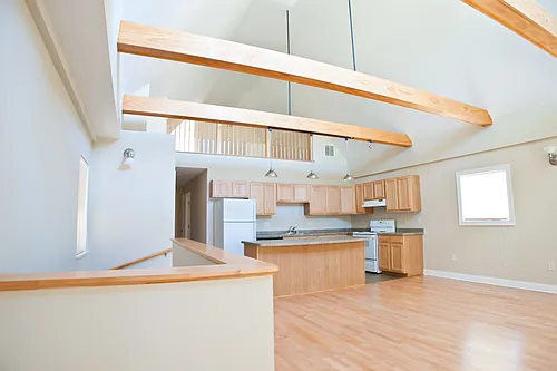 3255 N Oakland Photo 1