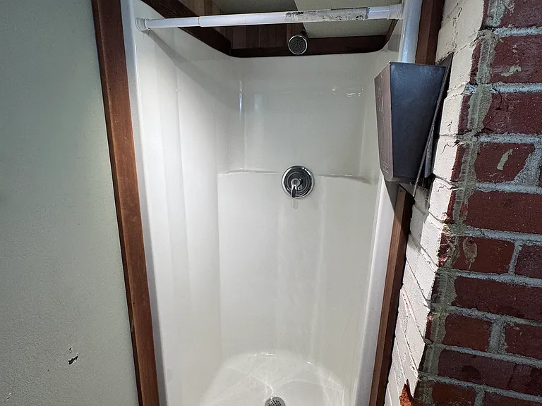 410 Evans St — Photo 10