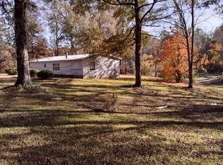 22 Lake Montrose Rd, Natchez, MS 39120