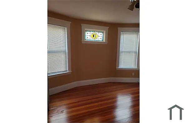 Building Photo - 105 Draper St #2