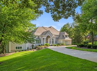 425 NE Saint Andrews Cir, Lees Summit, MO 64064