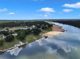 4718 River Oaks Dr, Kingsland, TX 78639