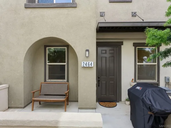 2464 Solara Ln, Vista, CA 92081
