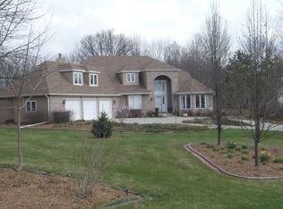 25 Timber Ridge Dr, Coal Valley, IL 61240