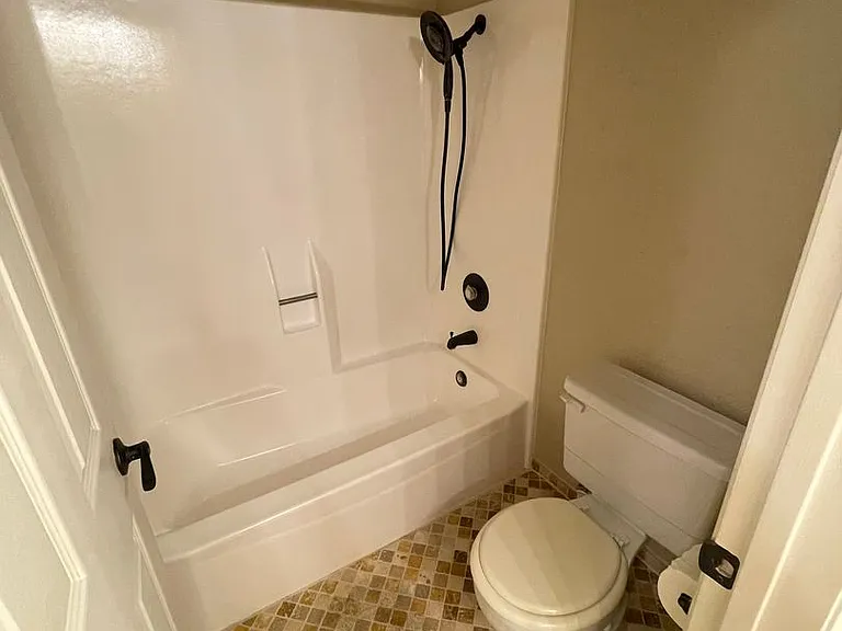 325 N Melrose Dr #H — Photo 18