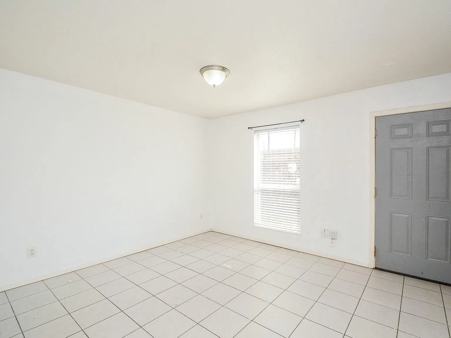 3 bed, 2.0 bath, 1162 sqft, $1,650 — Photo 2