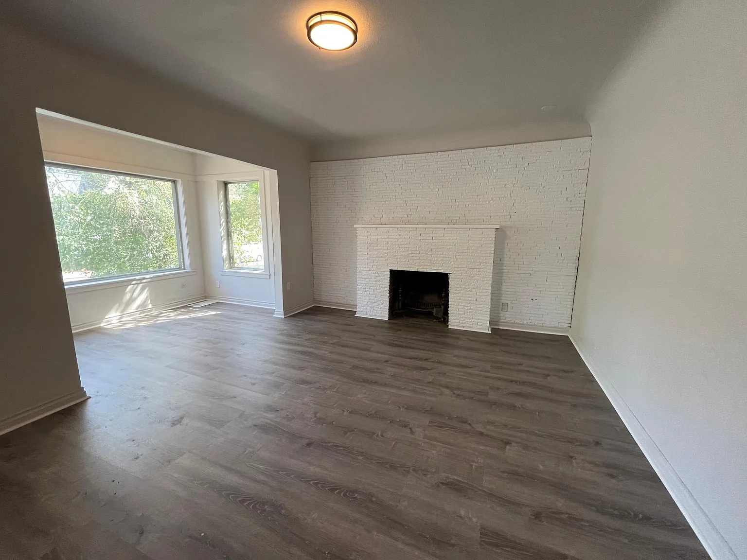 4 bed, 1.5 bath, 1800 sqft, $3,950 — Photo 2