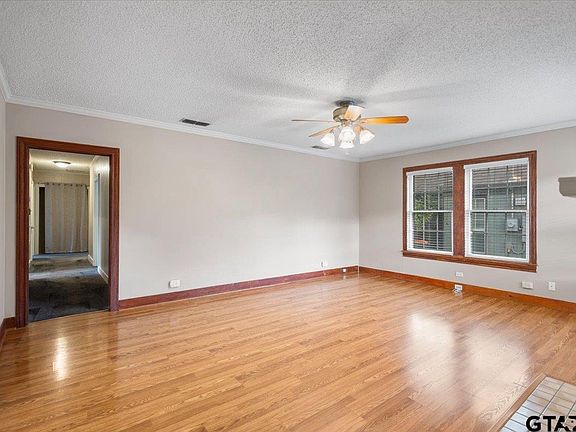 4th image of 1200 S Wall Ave