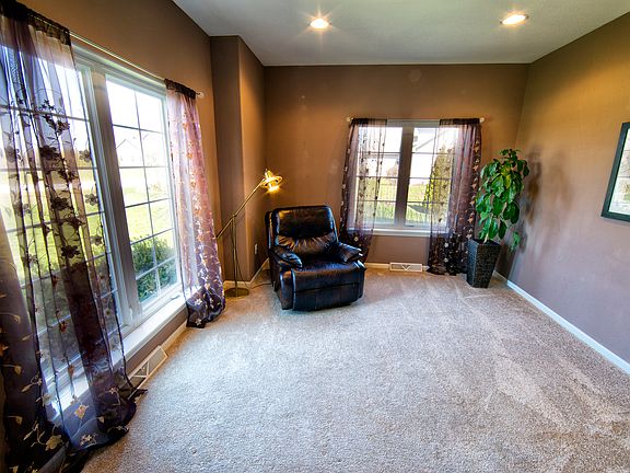3rd image of 10570 S Shangrila Ct